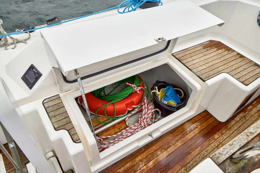 Bavaria C38: The lids are large and open round the corner. This makes access much easier.