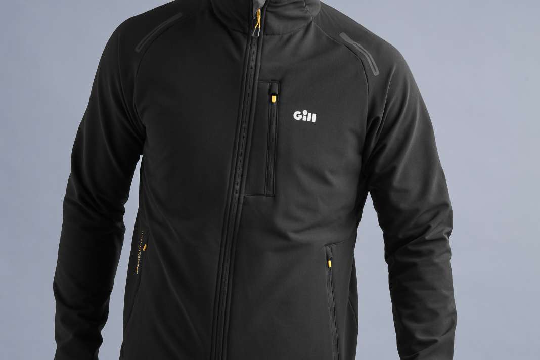 Das OS Performance Jacket von Gill soll Segler an kalten Tagen warm halten.