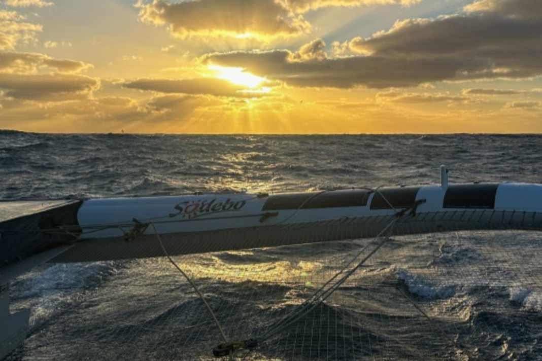 Il "Sodebo Ultim 3" di Thomas Coville nella "cavalcata d'oro" attraverso l'Oceano Indiano