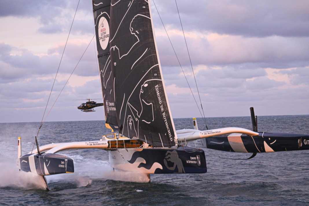 "Maxi Edmond de Rothschild" hat die 1. Arkea Ultim Challenge am 27. Februar 2024 gewonnen