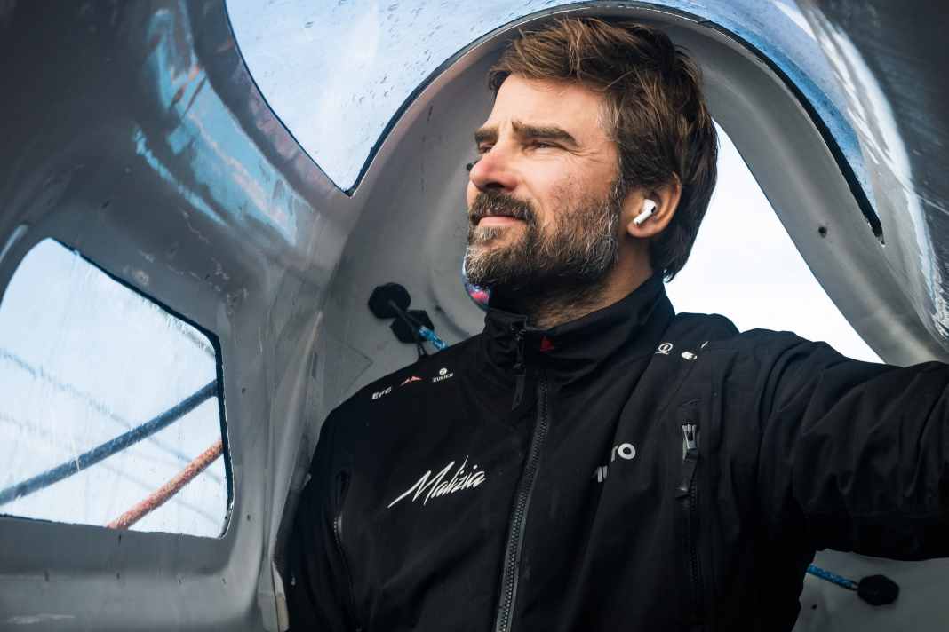 Boris Herrmann blickt auf die See