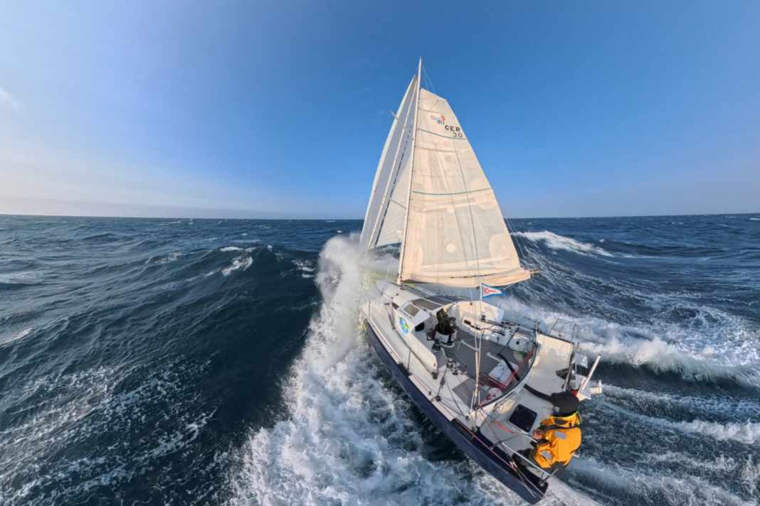 After rounding Iceland, he set off southwards on a rough course.