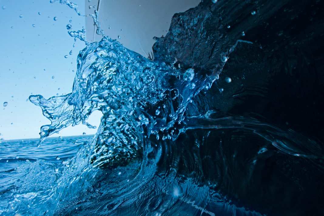 2013: Sven Tuchel - often tried and perfectly captured. The balmy Baltic Sea day in an H-boat makes you inventive