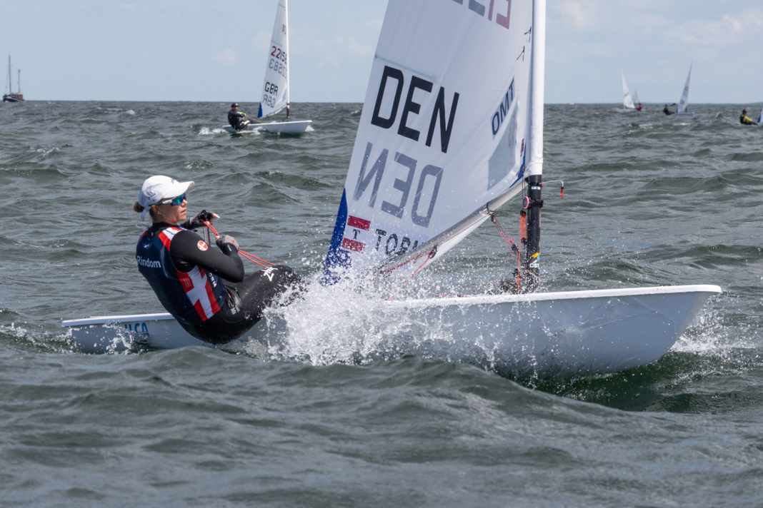 Olympiasiegerin, Weltmeisterin und drei Wochen vor Beginn der Olympia-Regatta in Marseille auch bei ihrem letzten Test klare Favoritin: die Dänin Anne-Marie Rindom