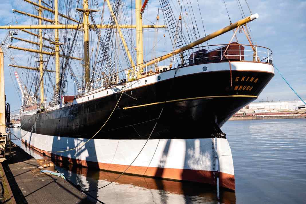 Hamburg am Heck: Die perfekt restaurierte „Peking“ nach der Rückkehr in ihre Geburtsstadt.