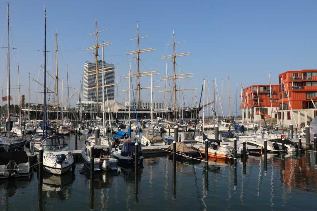 The Passat harbour with the "Passat" in the background.