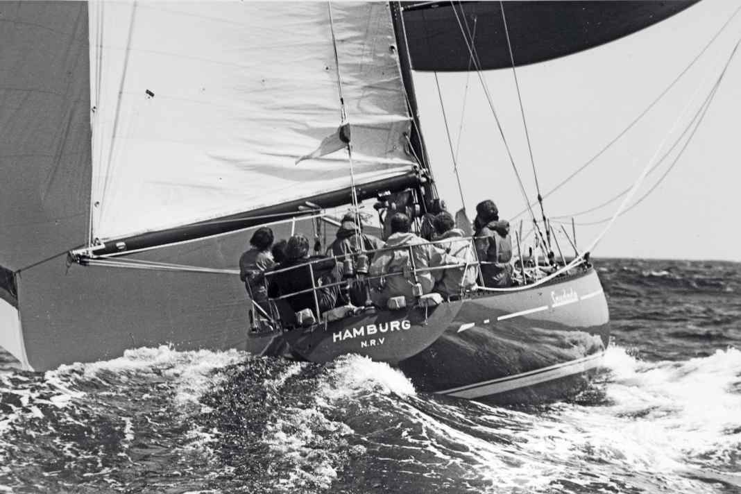 The "red sow" in black and white, when violin-playing flush deck top riggers with bloopers were all the rage