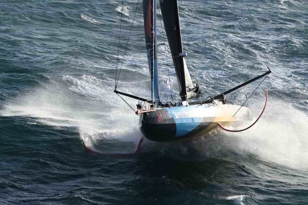 "Malizia – Seaexplorer" startet kraftvoll ins 16. Transat Jacques Vabre