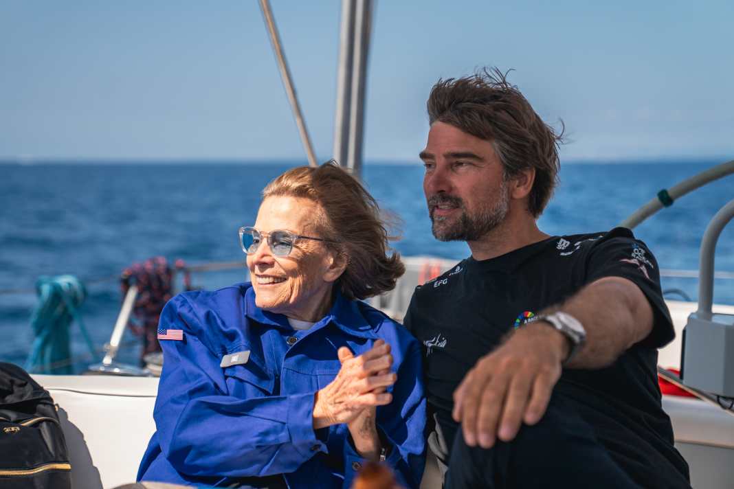 Boris Herrmann mit der Taufpatin und Ozeanforscherin Dr. Sylvia Earle.