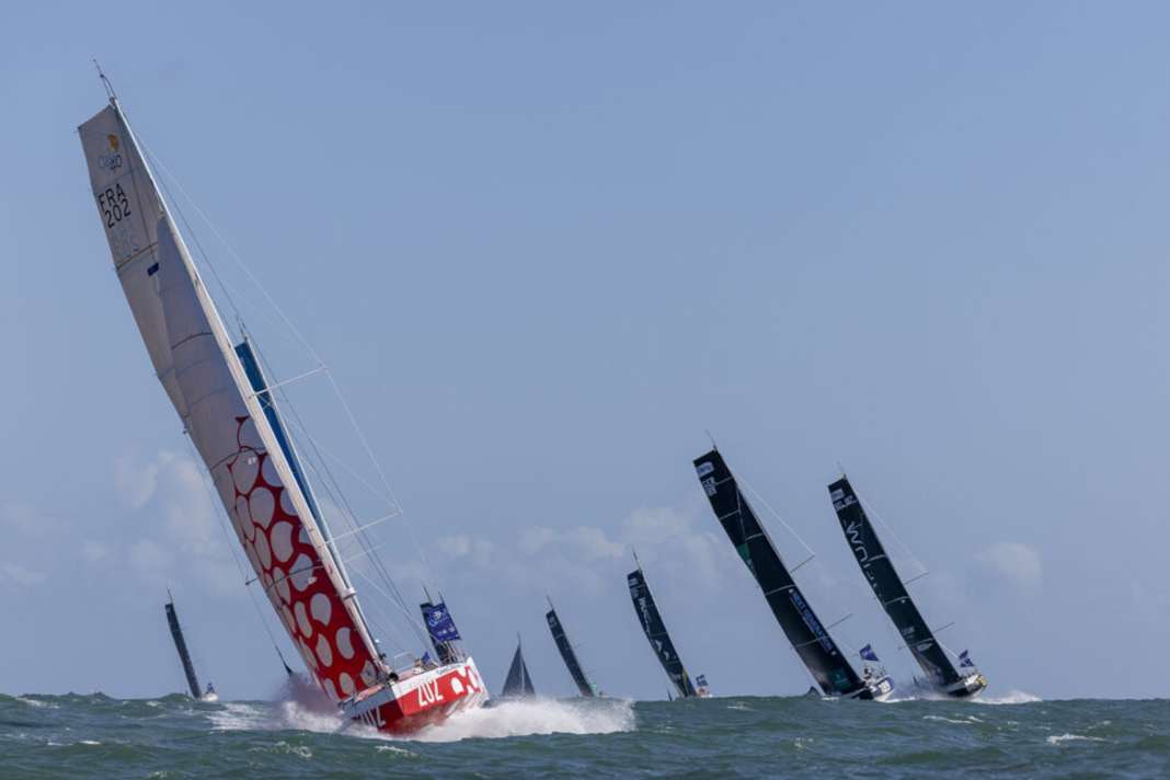 In the lead at the start and on the day before the prologue final: Ian Lipinski and Antoine Carpentier on "Crédit Mutuel".