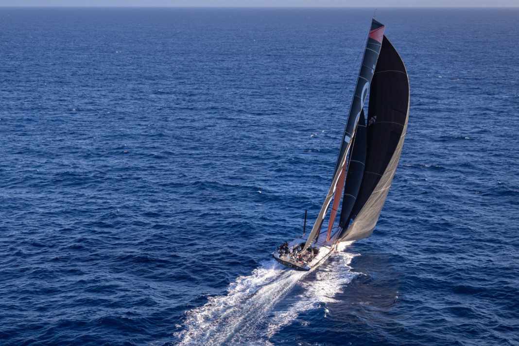 In this 77th edition of the Christmas classic, "Andoo Comanche" once again outdistanced the competition