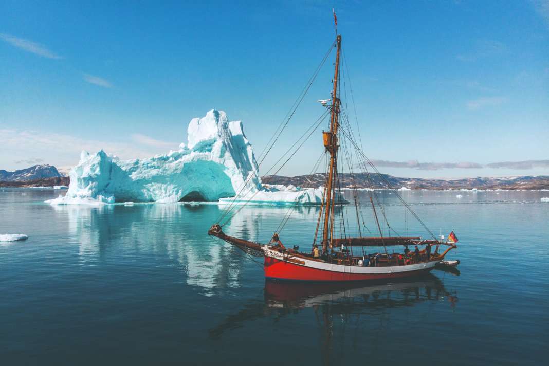 "Dagmar Aaen" in arktischen Regionen – hier ein Bild von einer vergangenen Reise