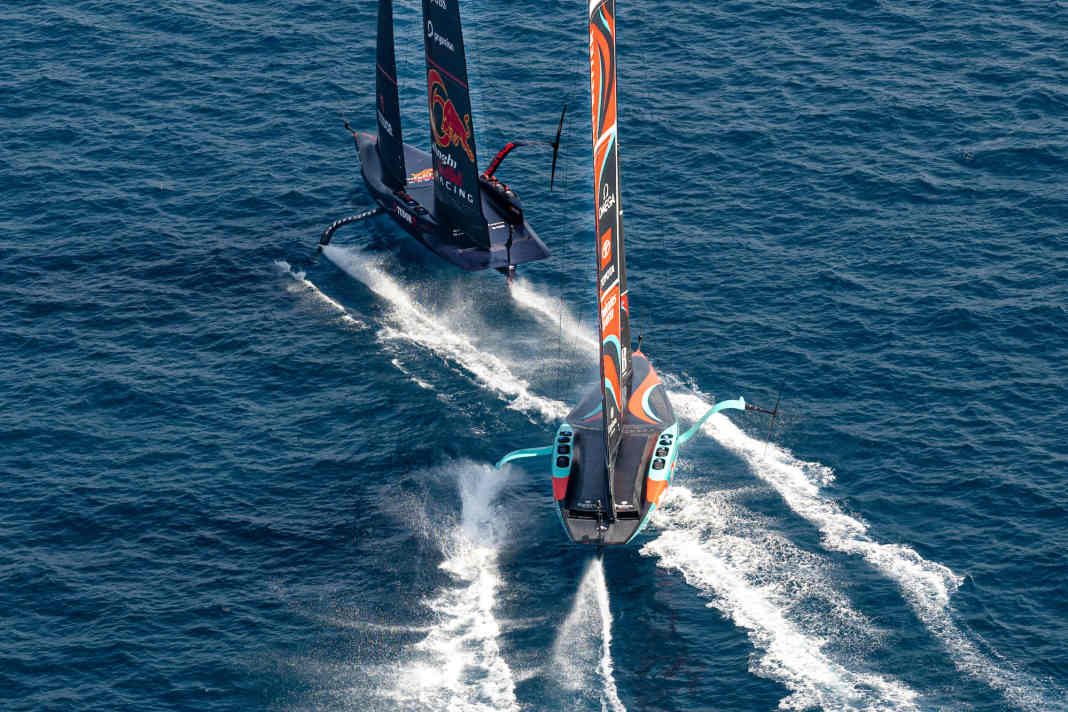 Les Kiwis mettent la pression dans le duel avec Alinghi Red Bull Racing, les Suisses ont bien paré
