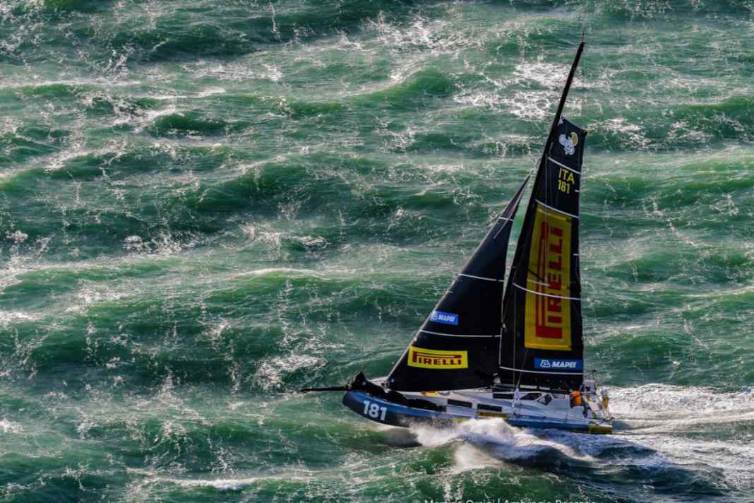 Raste mit Start-Ziel-Sieg zum Erfolg beim Sprint-Auftakt der Class 40 im 16. Transat Jacques Vabre: die Class 40 "Alla Grande Pirelli"