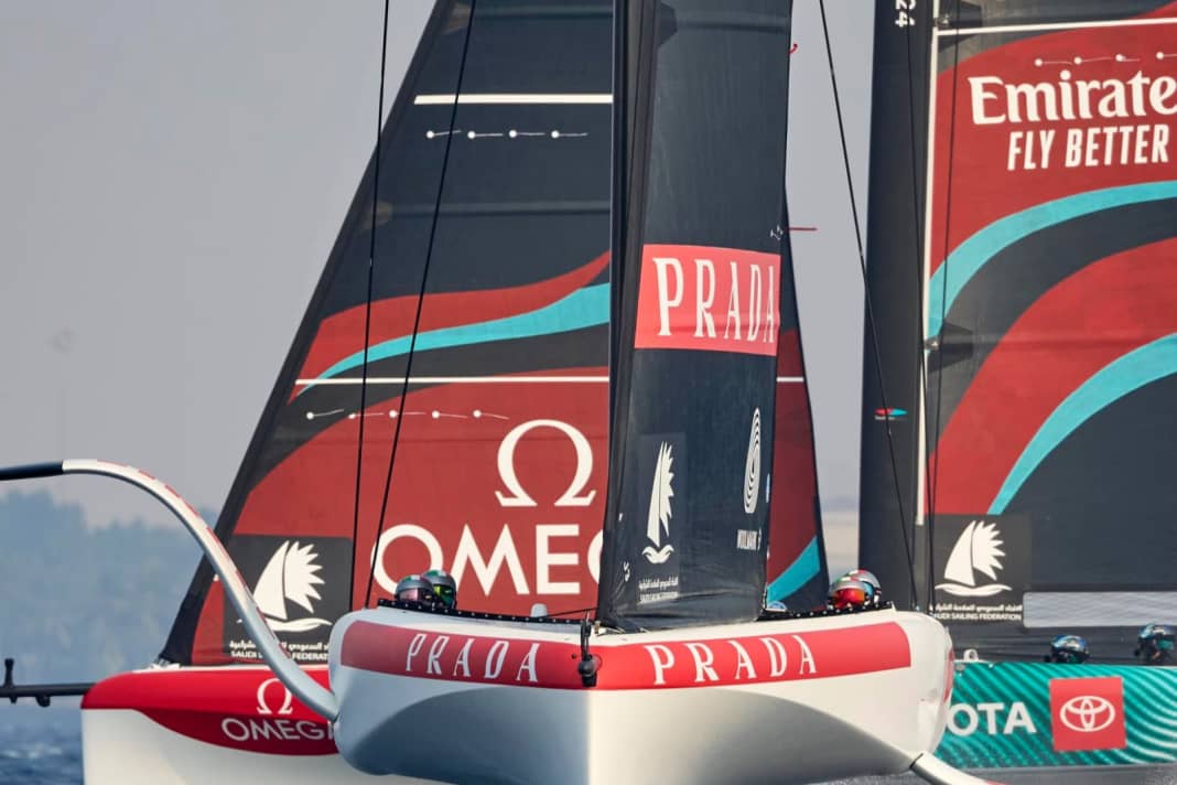 The top teams of the 2nd pre-regatta of the 37th America's Cup: the victorious Emirates Team New Zealand and Patrizio Bertelli's Luna Rossa Prada Pirelli Team