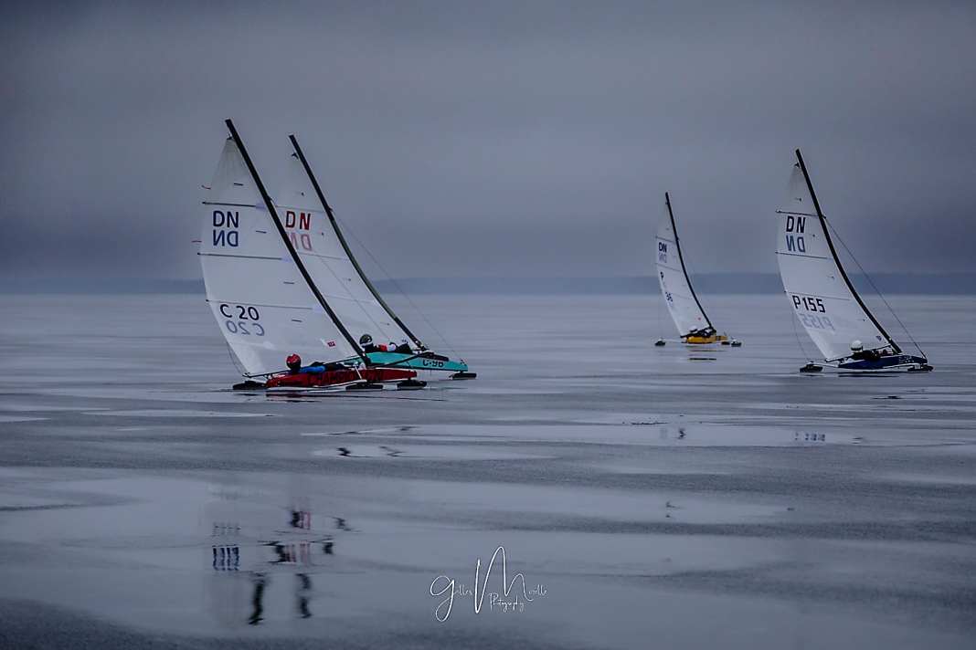 Still the measure of all things in windy conditions: former champion Karol Jablonski (P36) sails away from the competition under pressure.