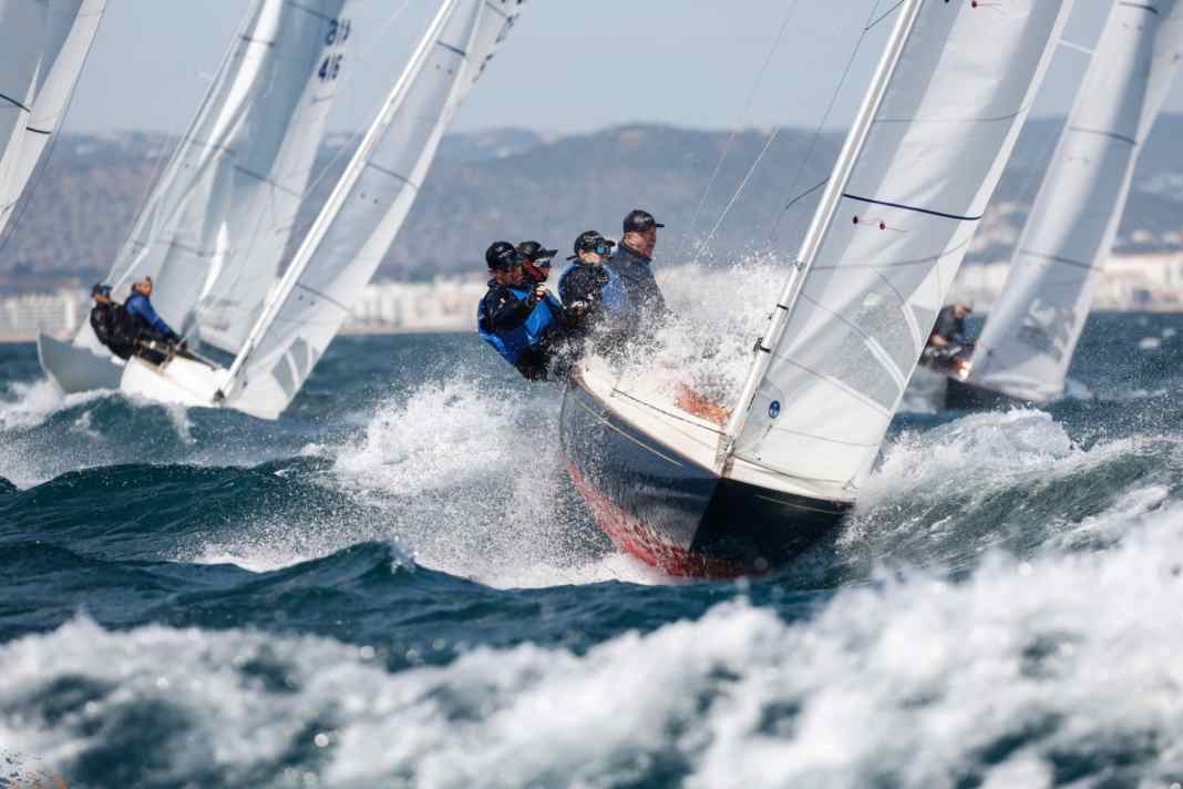 Scène wow lors du championnat du monde de cerf-volant 2025, riche en vent.
