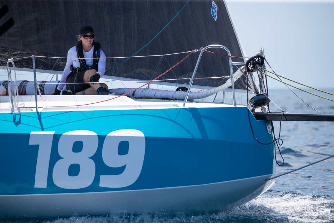 Estelle Greck sails for the injured Lennart Burke with Melwin Fink on "SignFor Com"