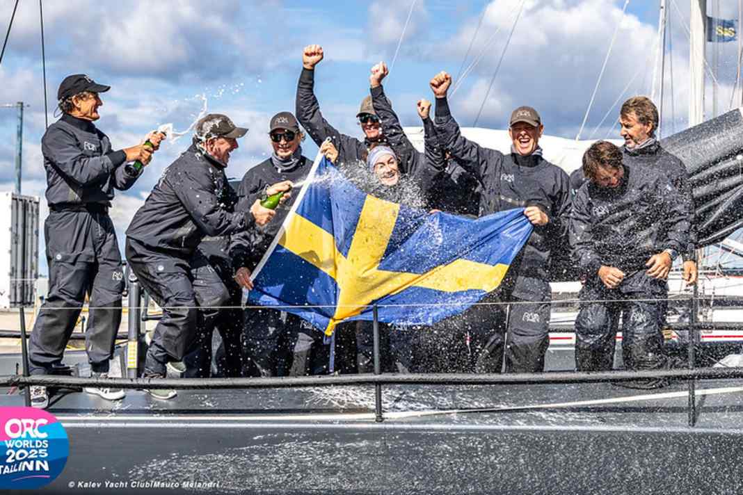 The RAN team celebrates its victory as the new ORC World Champion in Class A.