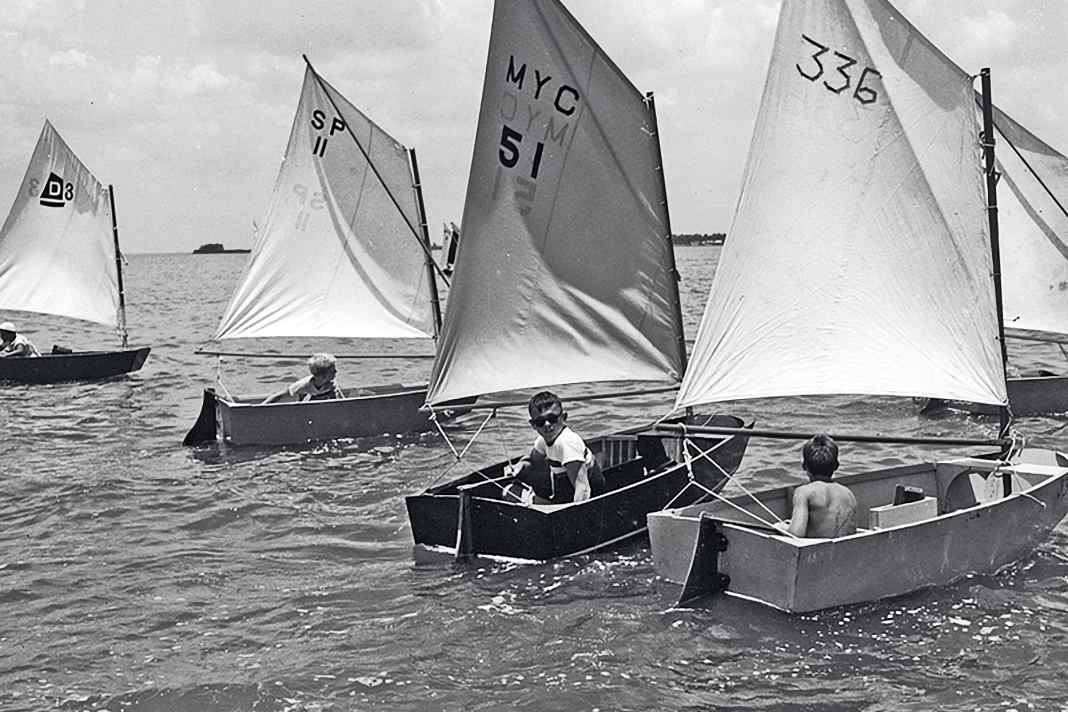 Optis d'origine à Clearwater. Encore avec le bas de la voile ouvert, mais déjà avec des numéros de voile