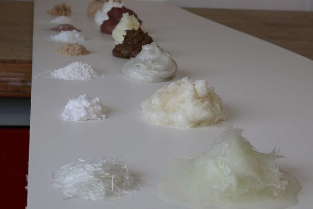 Different fillers can be used to influence the properties of the resin mixture. The most important fillers are listed below: