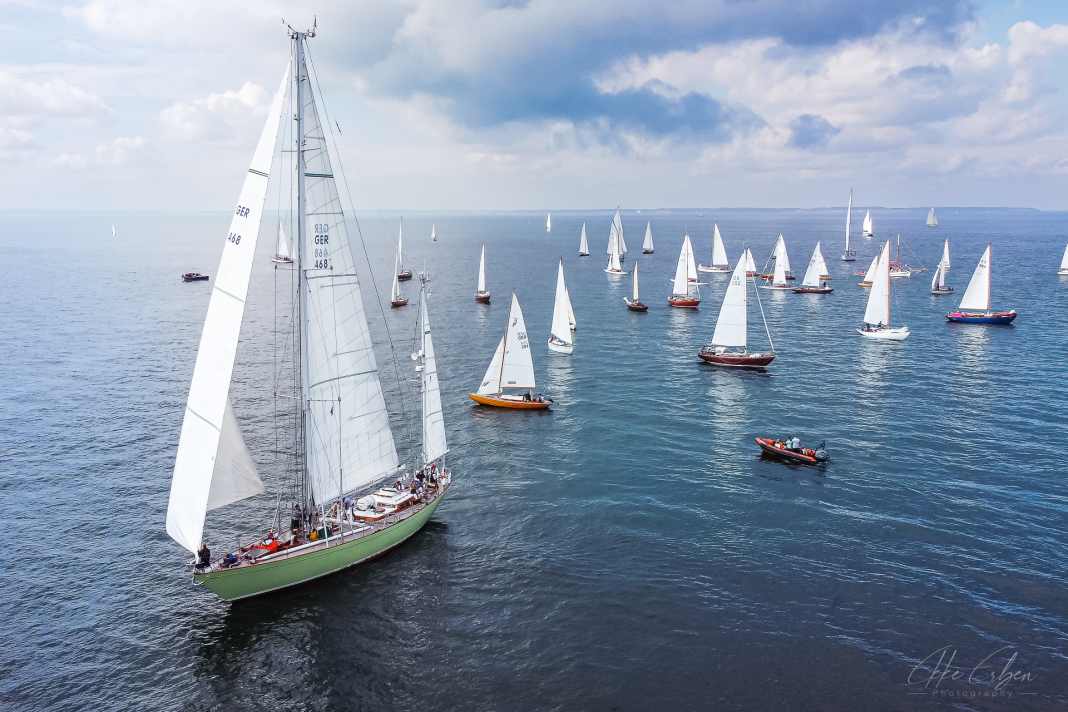 The ocean-going yacht "Germania VI" of the Krupp Foundation