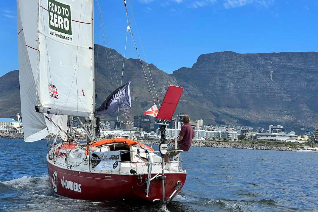 Simon Curwen est le premier à atteindre Le Cap