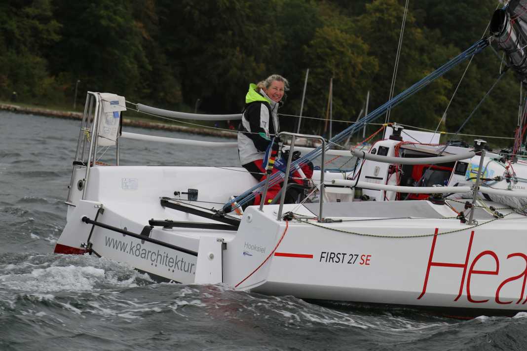 Guter Dinge: Marlene Brudek auf ihrer First 27