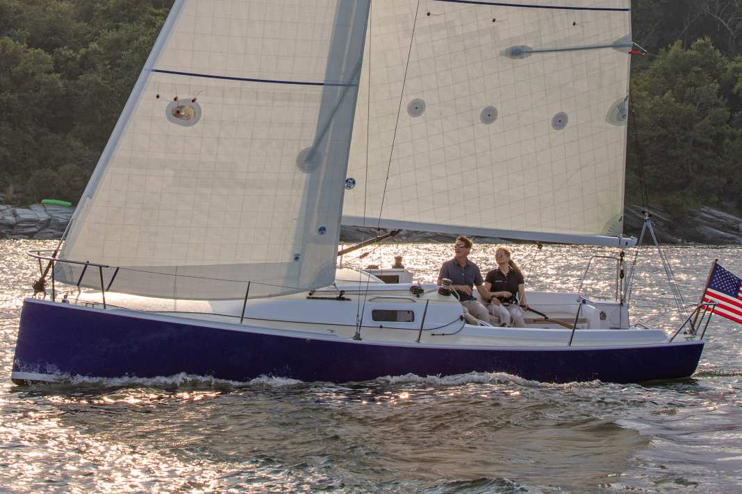 Attractive lines and visibly high performance potential. The picture comes from the shipyard in the USA