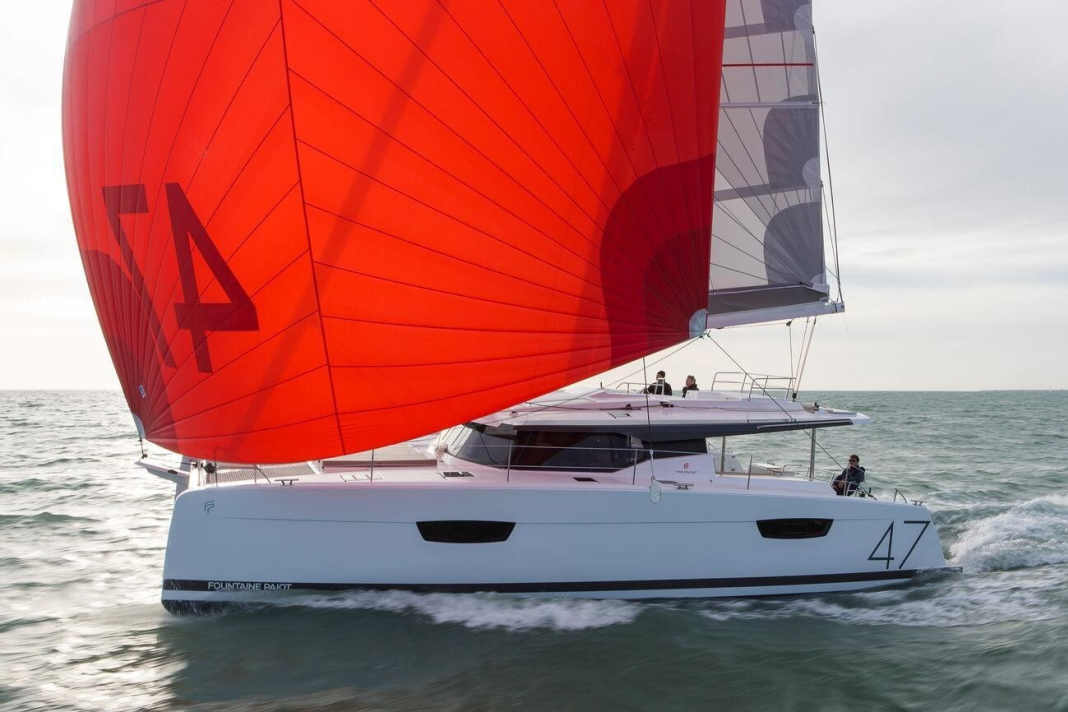 A fast ride. Under the large gennaker, the New 47 quickly reaches double-digit speeds