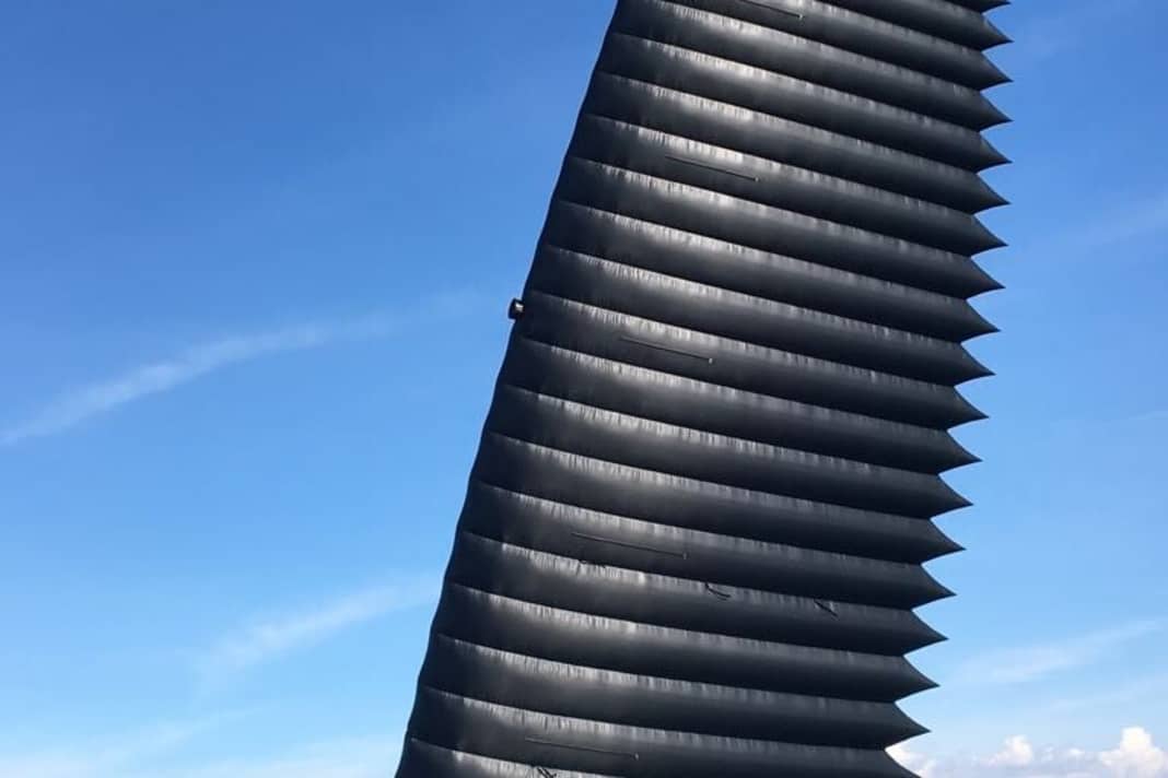 Voiles d'aile infléchies