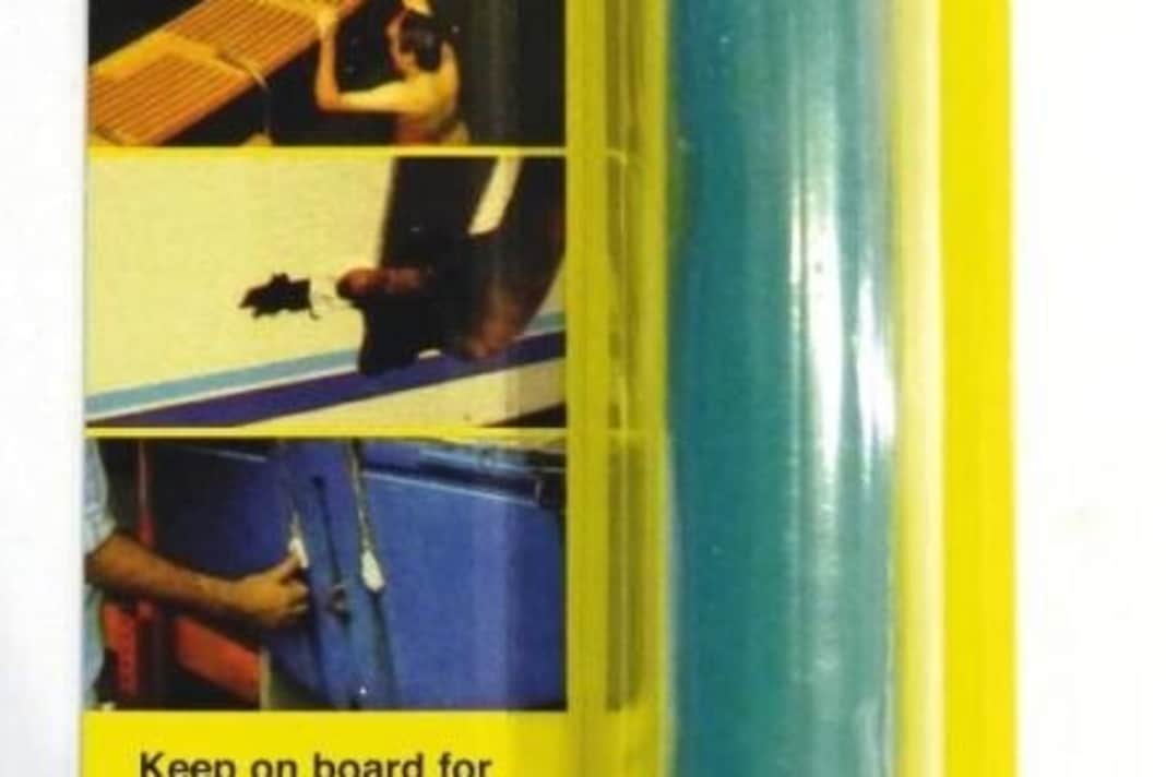 Epoxidstick : matériaux à deux composants liés dans de la pâte à modeler, qui peuvent être mélangés à la main et qui prennent également sous l'eau. Par ex. de Starbrite
