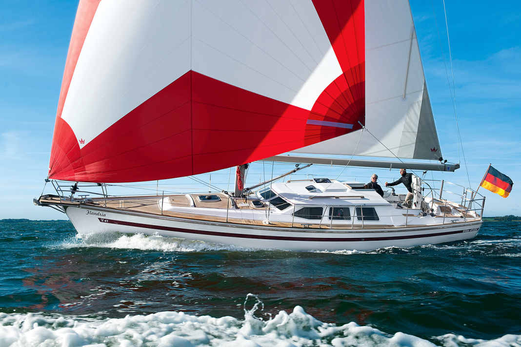 Deckhouse yacht from Germany