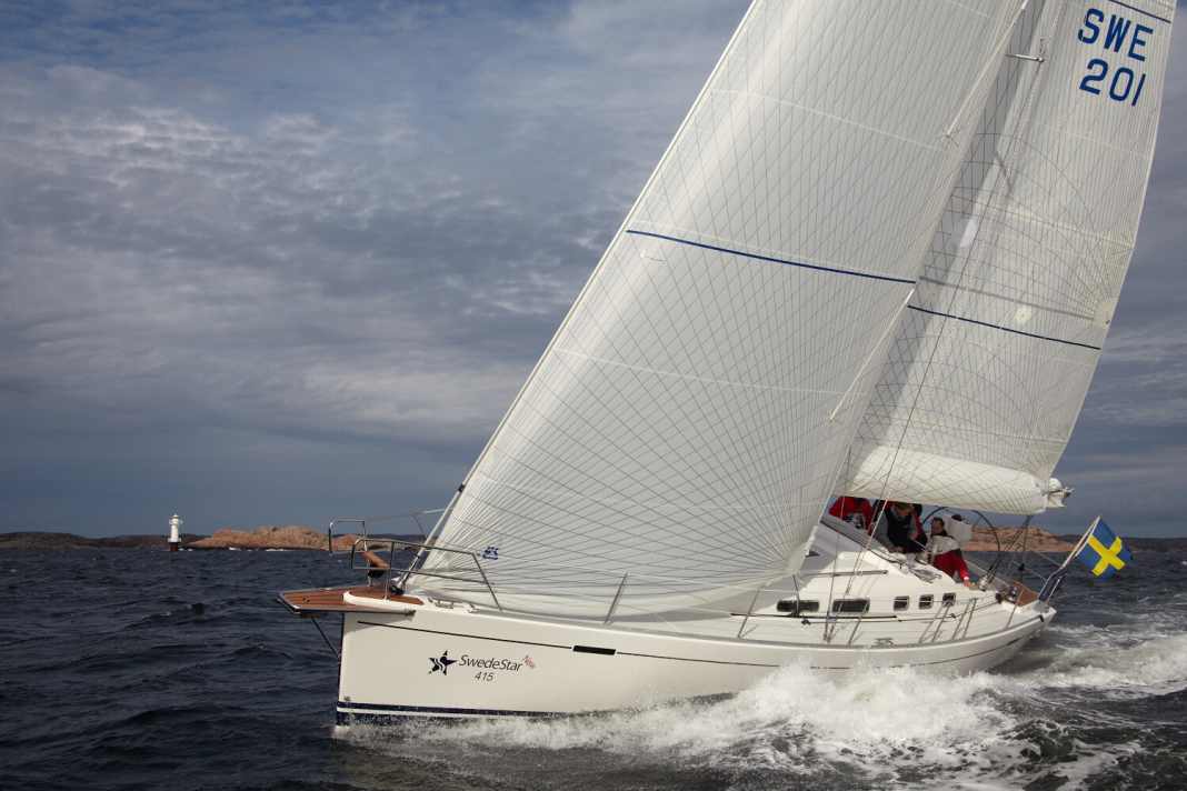 Steep stern and outward-facing püttige, the concept is modern...