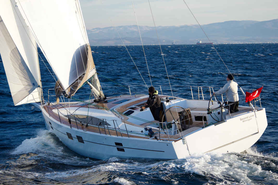 Wide stern, striking chines. However, the Azuree 46 is not quite as radical visually or conceptually as its smaller sisters, the Azuree 33 and 40
