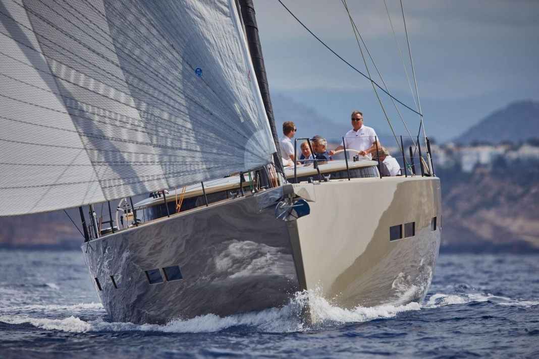 Imposant : le bateau de 22 mètres de long a une capacité de charge de 5,6 tonnes.

  