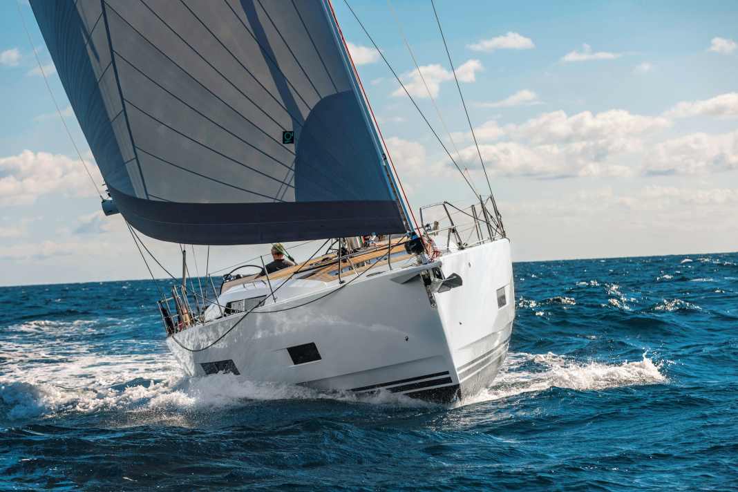 Modern. Full foredeck and full-length, hard-set chines