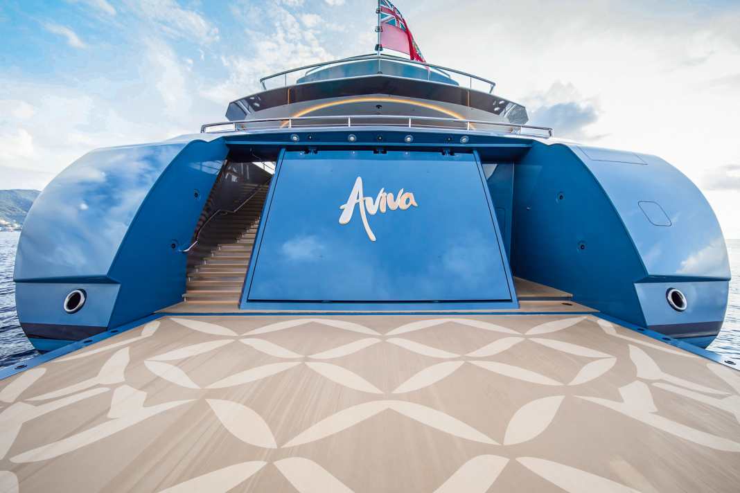 Where does the controversial wood actually come from? There is now a wide range of alternatives: High design variance - The "Aviva" owner dispensed with teak in favour of unusual patterns