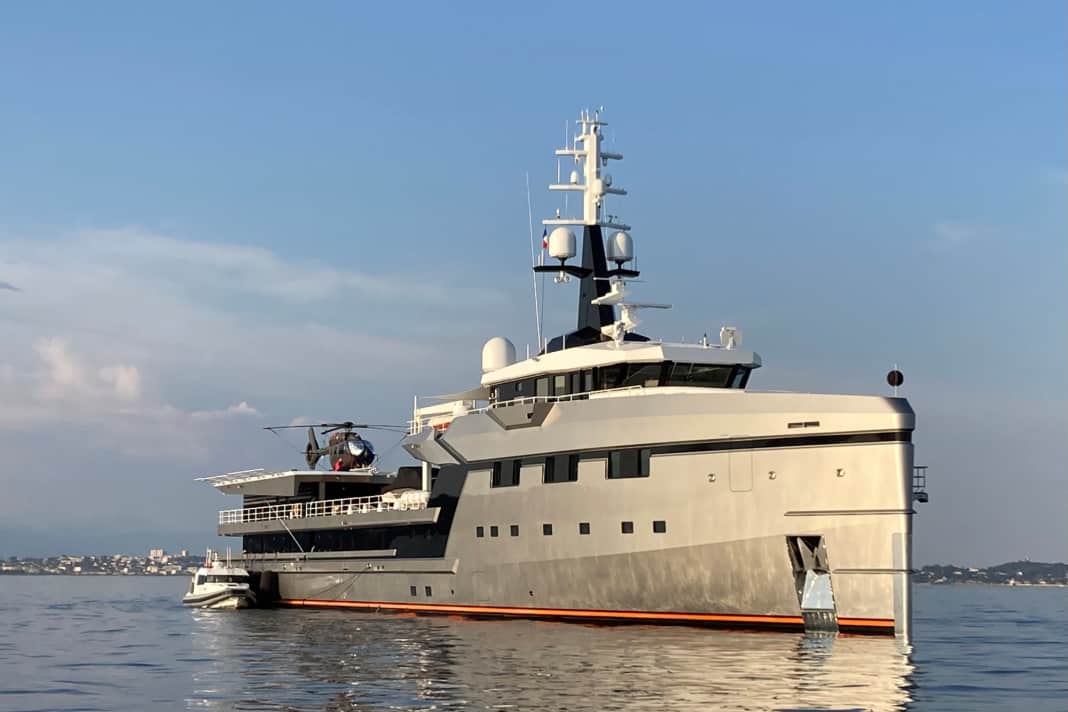 The 75-metre-long "Abeona", escort vessel of Jeff Bezos' 125-metre sailing yacht