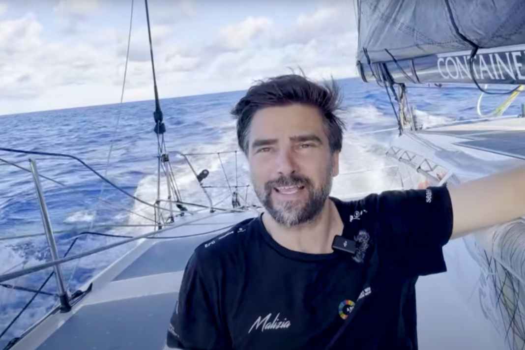 Boris Herrmann reports from the Atlantic in a recent video clip.