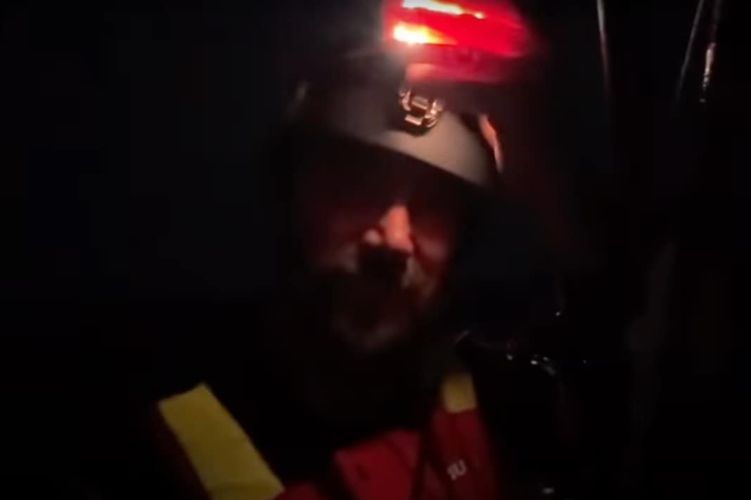 Boris Herrmann in the mast for the second time.