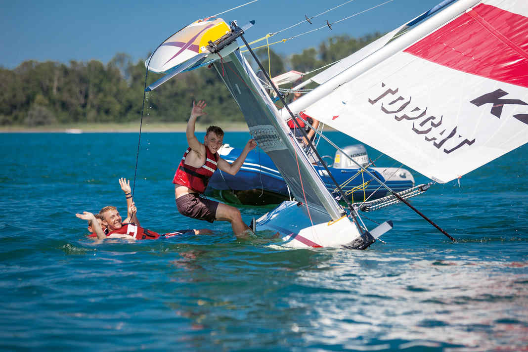 Ferienkurs an der Chiemsee-Yachtschule des Deutschen Hochseesportverbandes Hansa. Die Unterbringung gehört zum Angebot