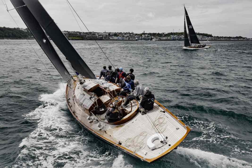 „Flight of Durgan“ jagt „Happy Forever“, beides Spirit R52