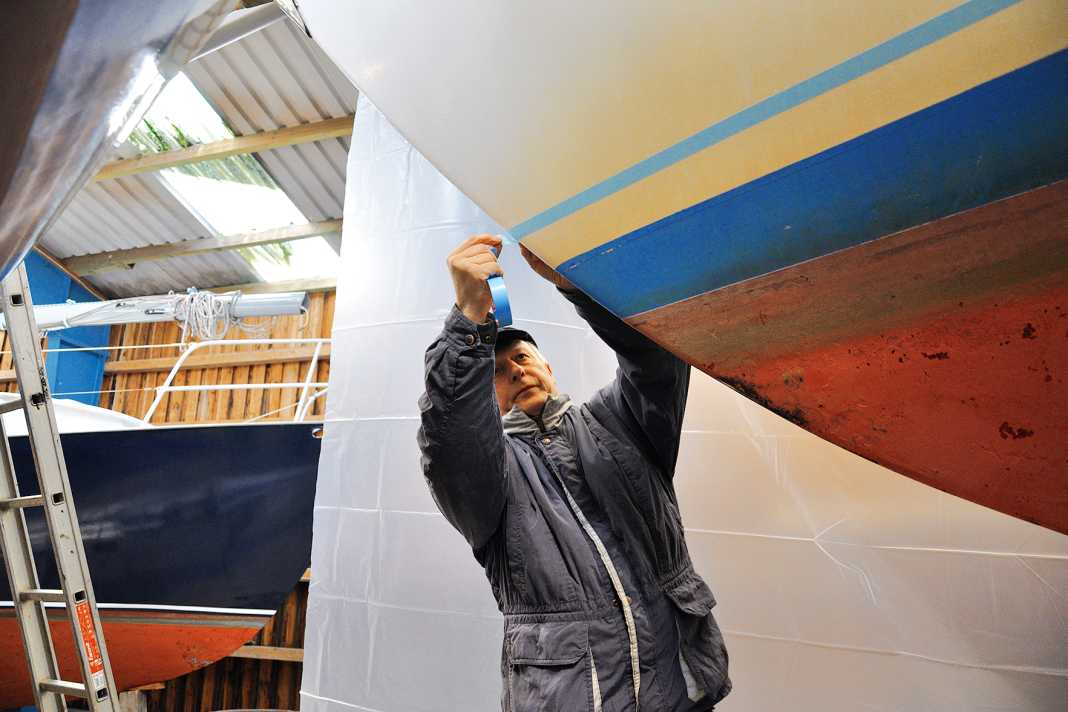 1. mask off the area to be repaired with tape. Position slightly higher because the water pass is often also affected