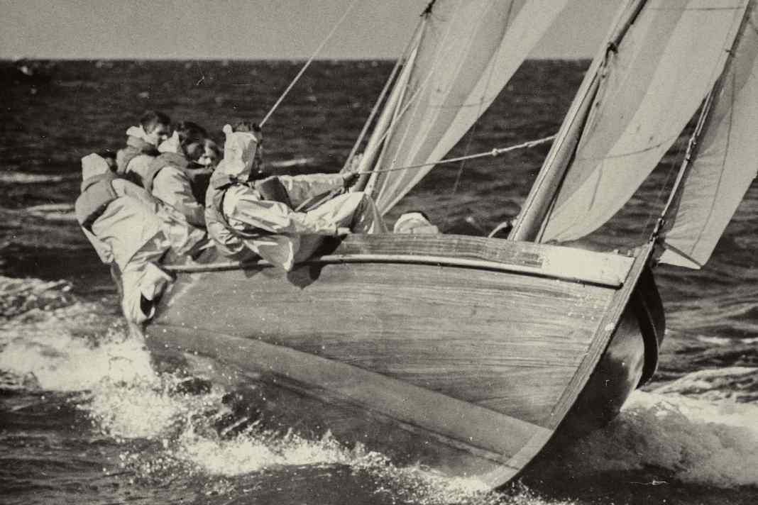 Youth cutter on tour in the Elbe estuary in the summer of 1963