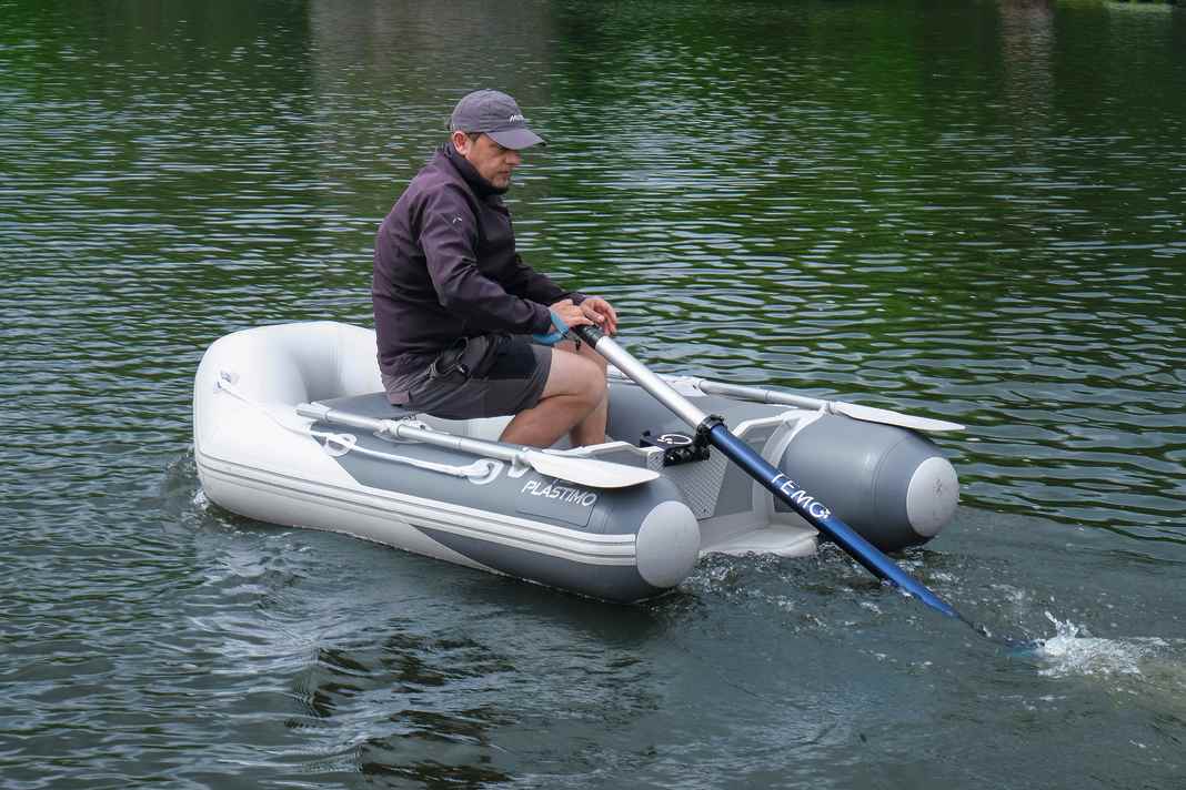 Temo 450 : la propulsion oblique vers l'arrière fonctionne bien en avant, mais il faut s'y habituer pour manœuvrer.