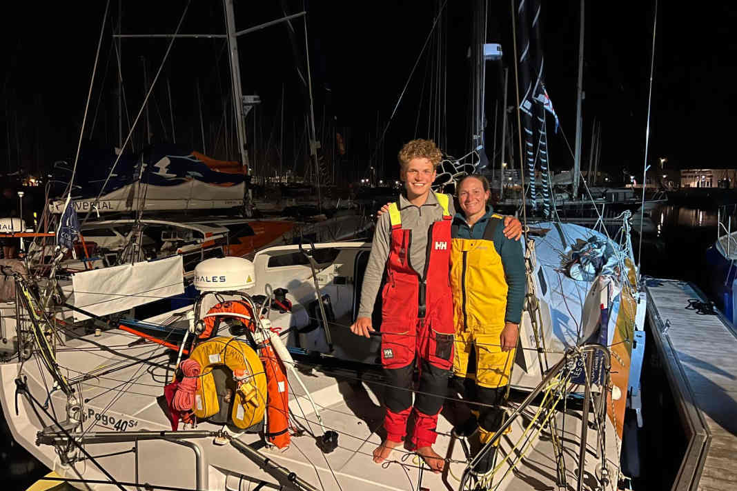 Glücklich im Ziel und stolz auf Platz vier: "SignForCom"-Skipper Melwin Fink und Estelle Greck