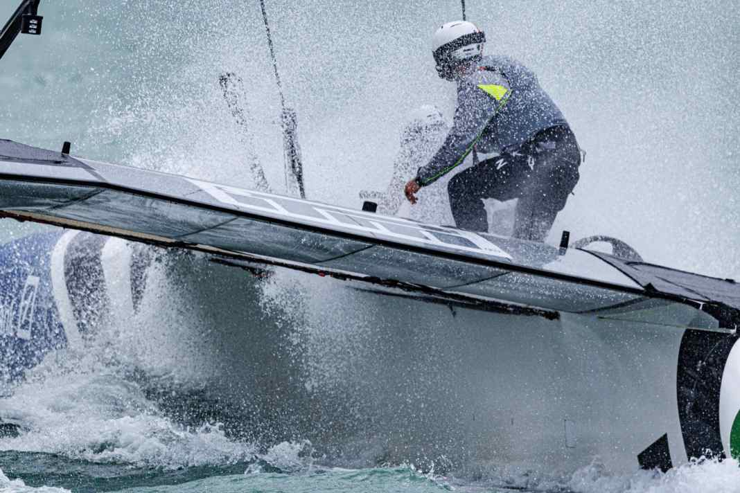 Fahrer Erik Heil führt Sebastian Vettels Germany SailGP Team