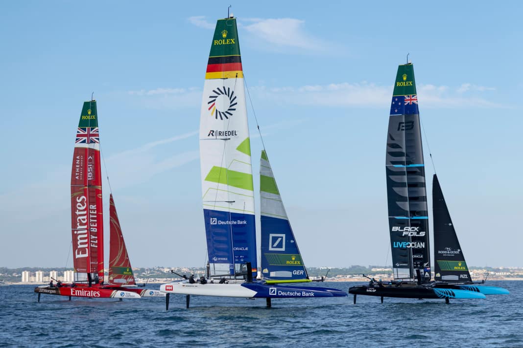 The final trio from Cádiz: New Zealanders, Germans and Brits.