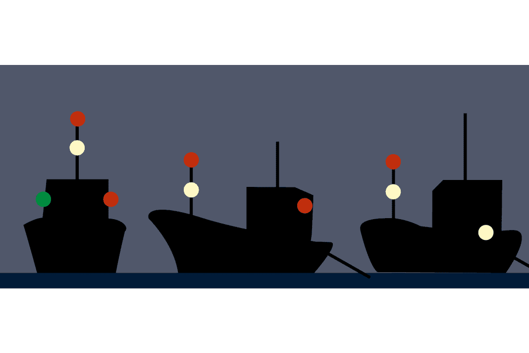 A non-trawling fisherman under 50 metres in length shows red over white (all-round lights). If he has set a net or other fishing gear on the side, he shows this with another white light on the respective side